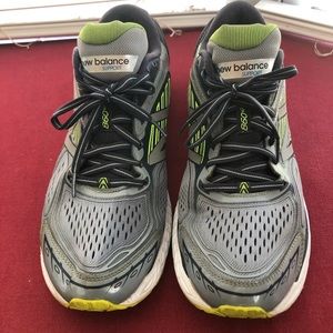 New Balance 860v7  mens size 11.5 athletic shoes.
